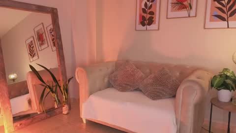 Dahiann Walcott online show from April 27, 6:05 pm