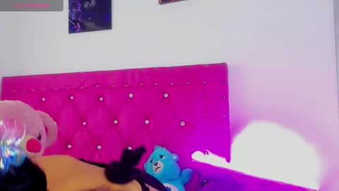    online show from August 6, 6:48 pm