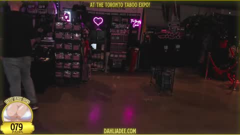 Snapshot of dahliadee chatting on October 18, 10:55 pm Dahlia Dee online show from October 18, 10:55 pm