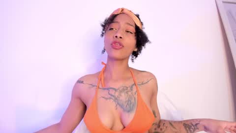 Snapshot of daiana_curly chatting on January 23, 3:22 pm Daiana online show from January 23, 3:22 pm