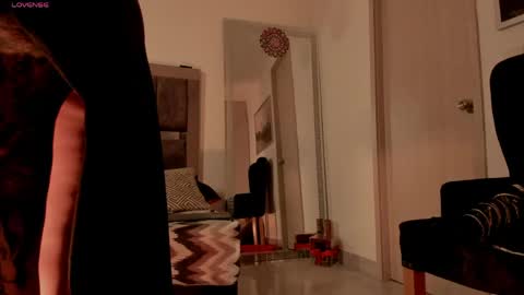  D A I L A  online show from April 21, 11:34 pm