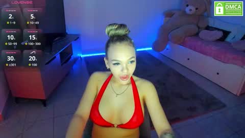 DaIsy Abby online show from March 27, 7:10 am