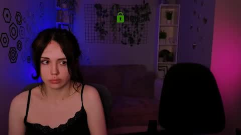 Little Di online show from June 3, 12:01 am