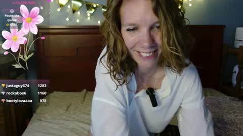 daisy_lovely online show from June 18, 6:04 am