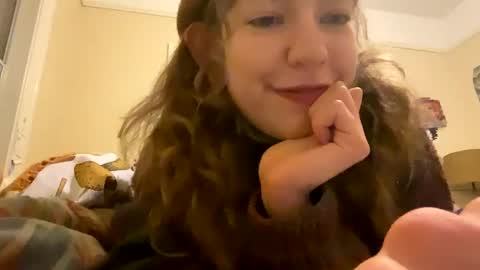 Snapshot of daisybaby699 chatting on February 13, 4:32 am DaisyB3 online show from February 13, 4:32 am