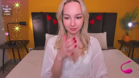 daisymellifluous online show from February 17, 1:38 am