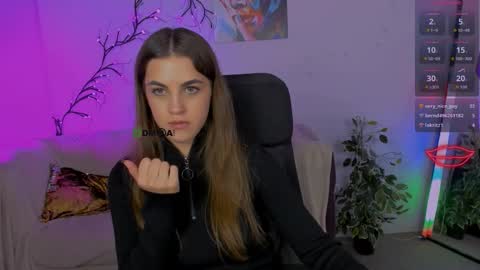 Snapshot of daisyy_naughty chatting on October 7, 1:59 pm daisy online show from October 7, 1:59 pm
