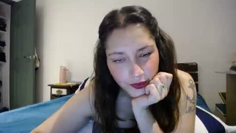 IG  dakotasofiaa online show from April 26, 2:09 am