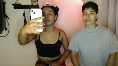 Estefany online show from April 24, 10:40 am