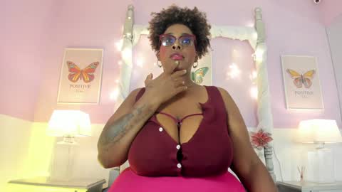 Snapshot of dakotasexshow2 chatting on February 6, 7:40 pm Dakota Sex Show online show from February 6, 7:40 pm
