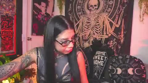 dalia_vorhees online show from June 17, 3:30 am