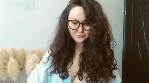 Snapshot of dalidayes chatting on February 17, 7:04 am Dali online show from February 17, 7:04 am