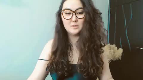 Snapshot of dalidayes chatting on December 21, 6:52 am Dali online show from December 21, 6:52 am