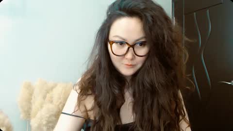 Snapshot of dalidayes chatting on September 17, 6:44 am Dali online show from September 17, 6:44 am