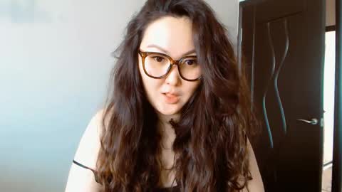 Snapshot of dalidayes chatting on February 23, 5:39 am Dali online show from February 23, 5:39 am