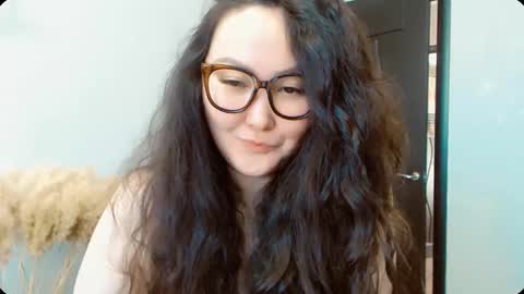 Snapshot of dalidayes chatting on October 18, 6:16 am Dali online show from October 18, 6:16 am