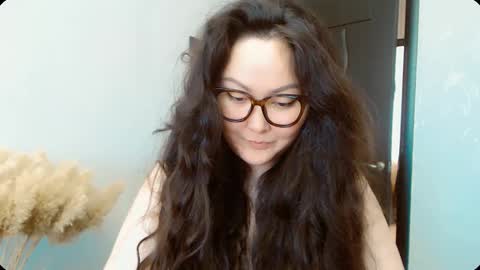 Snapshot of dalidayes chatting on October 8, 7:02 am Dali online show from October 8, 7:02 am