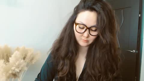 Snapshot of dalidayes chatting on February 21, 7:44 am Dali online show from February 21, 7:44 am