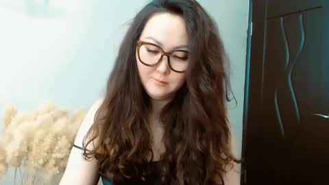 Snapshot of dalidayes chatting on December 30, 6:09 am Dali online show from December 30, 6:09 am