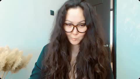 Snapshot of dalidayes chatting on October 5, 6:40 am Dali online show from October 5, 6:40 am