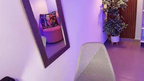 Dalila  online show from October 16, 6:10 pm