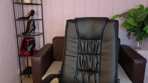 Dana Dom online show from April 27, 2:30 am