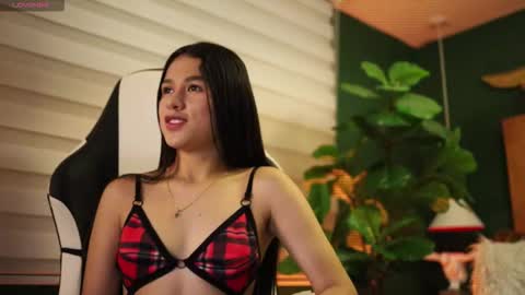 Snapshot of danaa_rouse chatting on October 18, 9:05 pm danaa_rouse online show from October 18, 9:05 pm