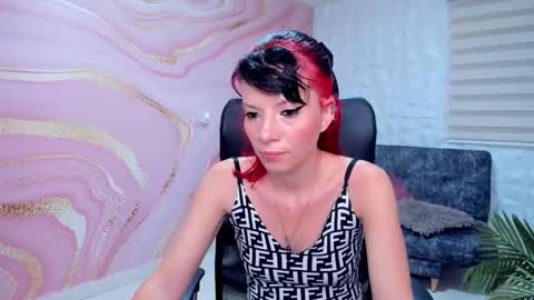 Snapshot of danaarey chatting on February 28, 11:36 am Danaa Rey online show from February 28, 11:36 am
