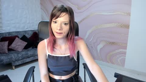 Snapshot of danaarey chatting on January 18, 11:21 am Danaa Rey online show from January 18, 11:21 am