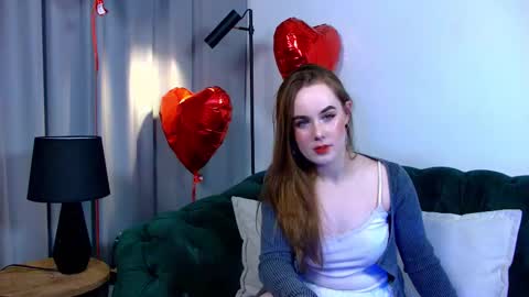 Snapshot of danadrake chatting on February 19, 6:43 pm Dana online show from February 19, 6:43 pm