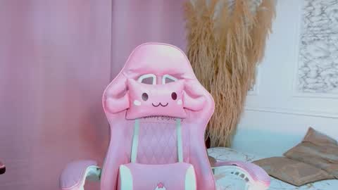 Danella Houston online show from April 24, 8:55 pm