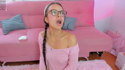 Danesa online show from April 17, 9:50 pm