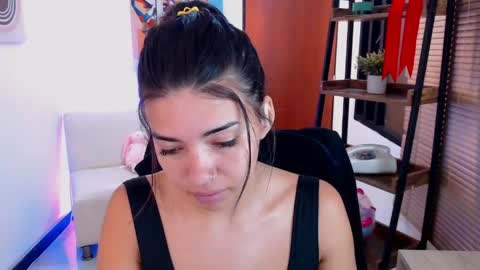 Veronica online show from April 24, 12:30 pm