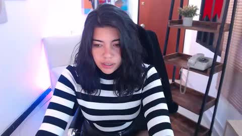 Veronica online show from February 24, 12:15 pm