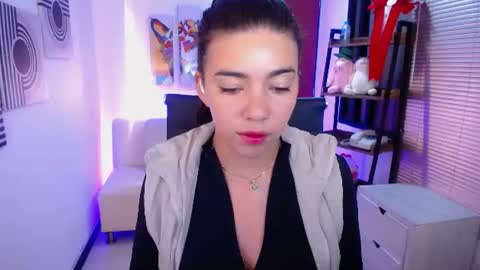 Veronica online show from July 25, 12:45 pm