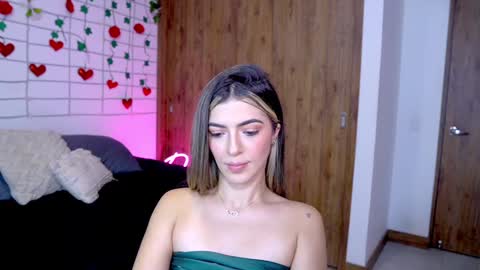 Snapshot of dani_moore chatting on September 25, 1:15 am Dani or Daniela online show from September 25, 1:15 am