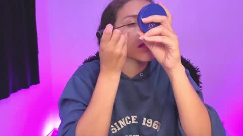 daniela_rivasthl online show from April 28, 3:32 am