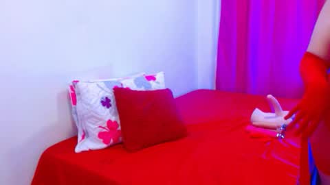 danielajall  independent online show from April 25, 3:20 am