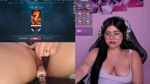 Snapshot of danielamendez__ chatting on February 21, 1:55 pm Dani online show from February 21, 1:55 pm