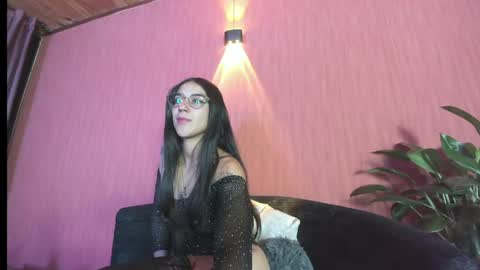danielamonroe online show from April 25, 11:46 pm