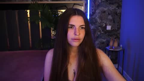 danielareign online show from November 9, 2:02 pm