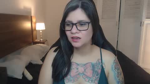 daniellerain online show from May 4, 9:18 pm