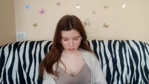 Mia online show from April 23, 1:13 pm