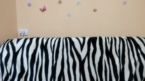 Mia online show from April 22, 4:59 pm