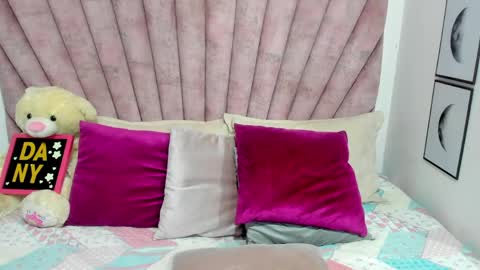 DaniiBelluci  online show from April 26, 3:37 am