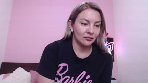 Snapshot of danika_bellaa chatting on February 2, 1:34 am K A R O L online show from February 2, 1:34 am