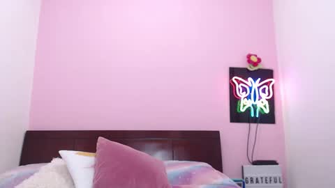 Snapshot of danika_bellaa chatting on February 27, 9:36 pm K A R O L online show from February 27, 9:36 pm