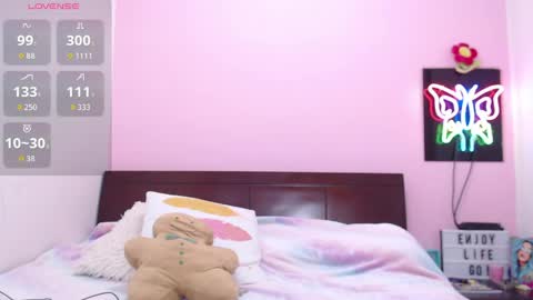 K A R O L online show from April 1, 1:39 am