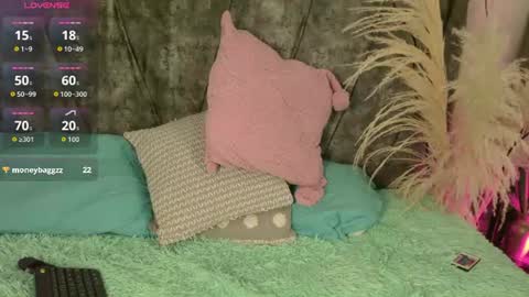 daninianderson online show from June 27, 12:56 am