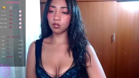 Danna  Ross online show from December 3, 9:01 pm